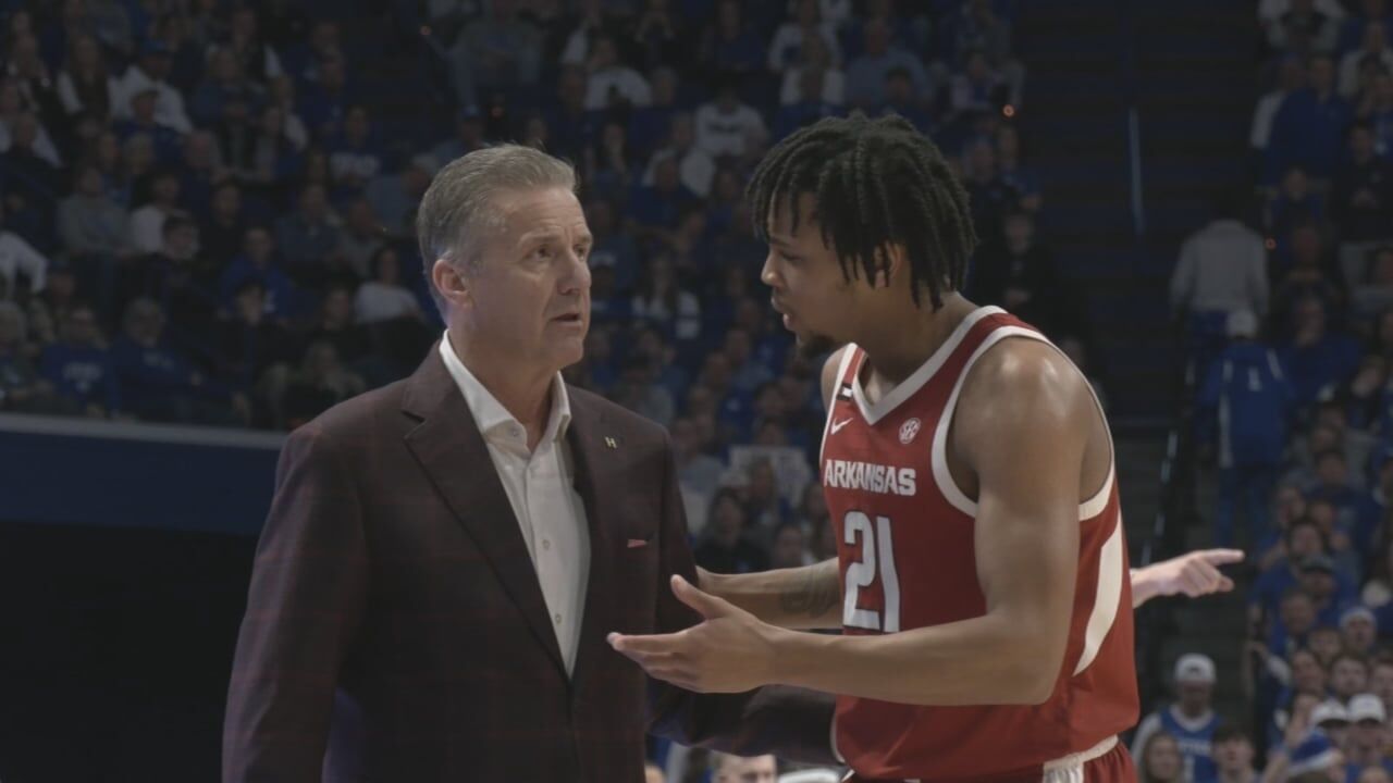Calipari, still at home in Rupp, leads Arkansas past Kentucky 89-79